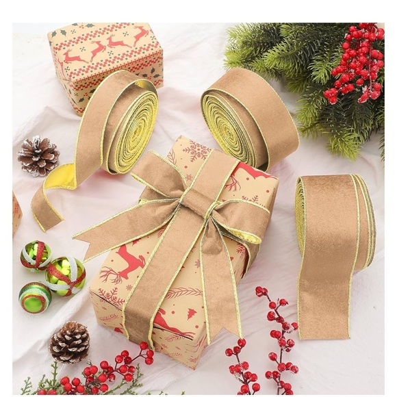 Brand new 3 Rolls Christmas Vintage Velvet Ribbon, 1 1/2'', 2'', 2 1/2'' - Picture 3 of 5